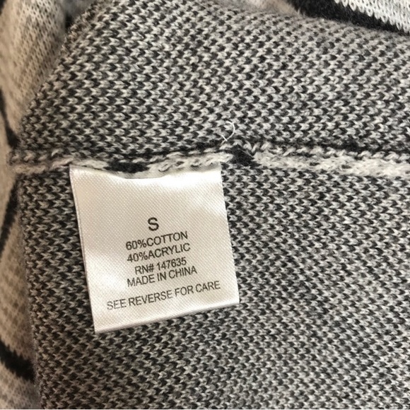 Romeo & Juliet Couture Sleeveless Sweater Dress - Picture 6 of 8